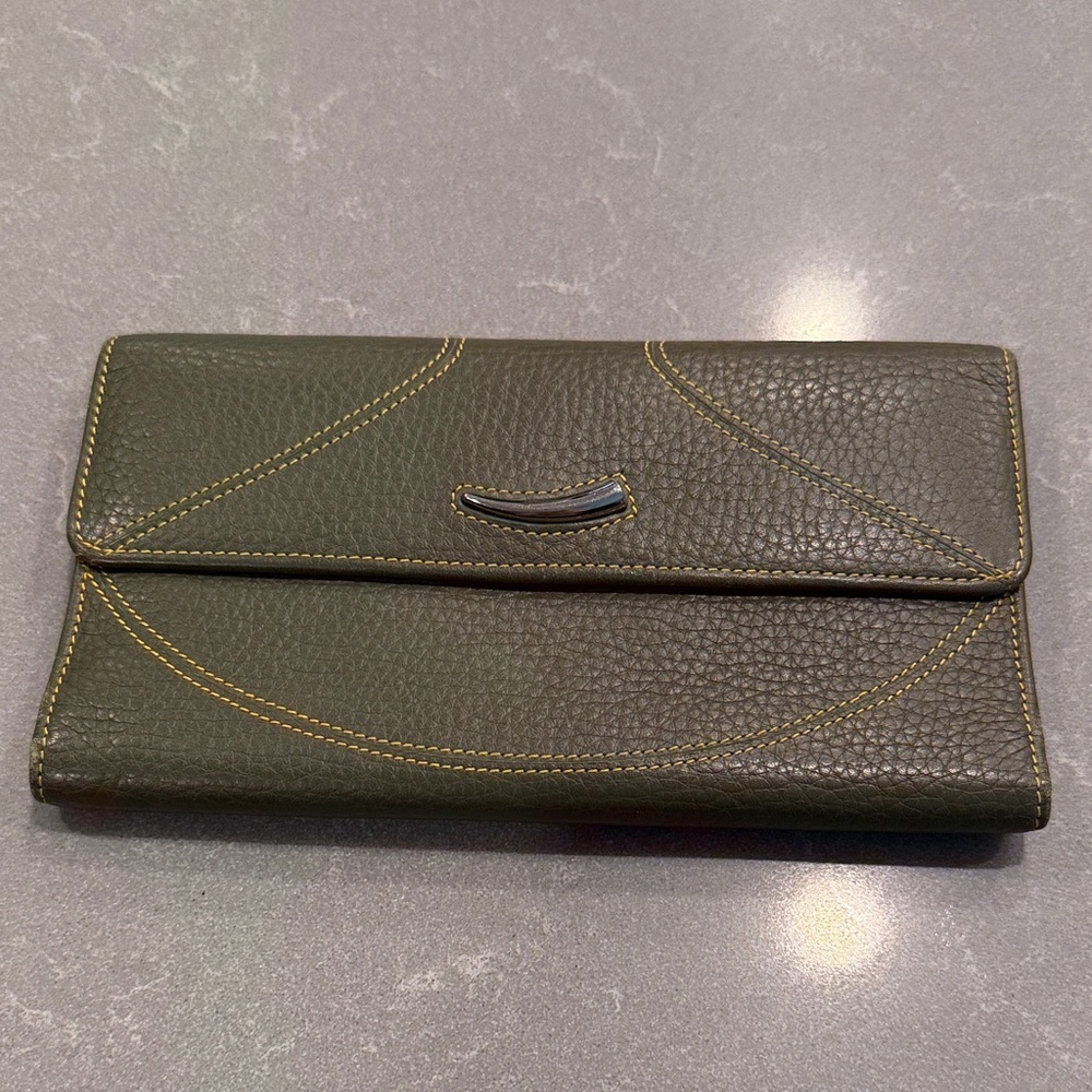 Elegant Olive Green Leather Wallet